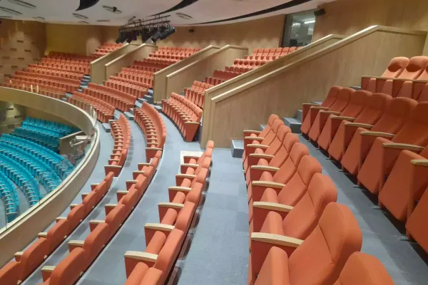 لماذا تبرز شركة Euro Seating Solutions